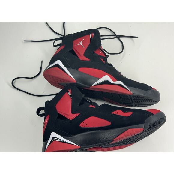 Nike Air Jordan True Flight Shoes Black University Red CU4933-001 Mens Size 10.5 - Picture 2 of 7